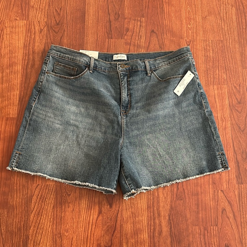Jessica Simpson shorts size 16.